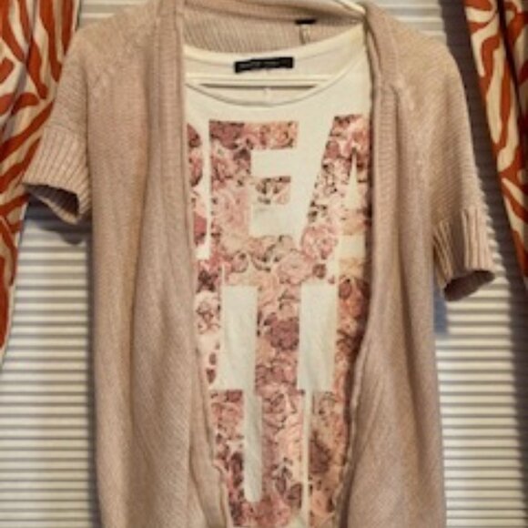 "Beautiful" written in floral letters on a white XL Muscle tee,  100% Cotton - Picture 6 of 8